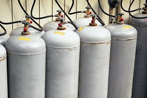 ガスボンベ回収作業